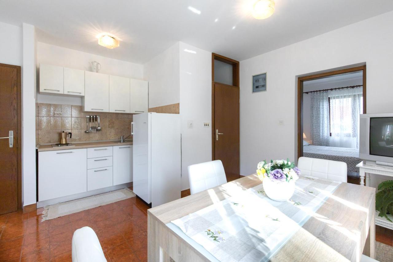 Apartment Drago *Cosy & Close To The Beach! Krk Town Exterior foto