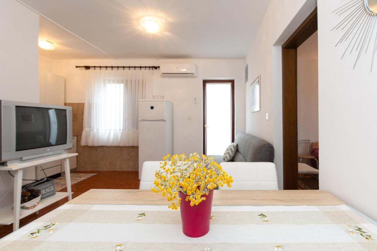 Apartment Drago *Cosy & Close To The Beach! Krk Town Exterior foto